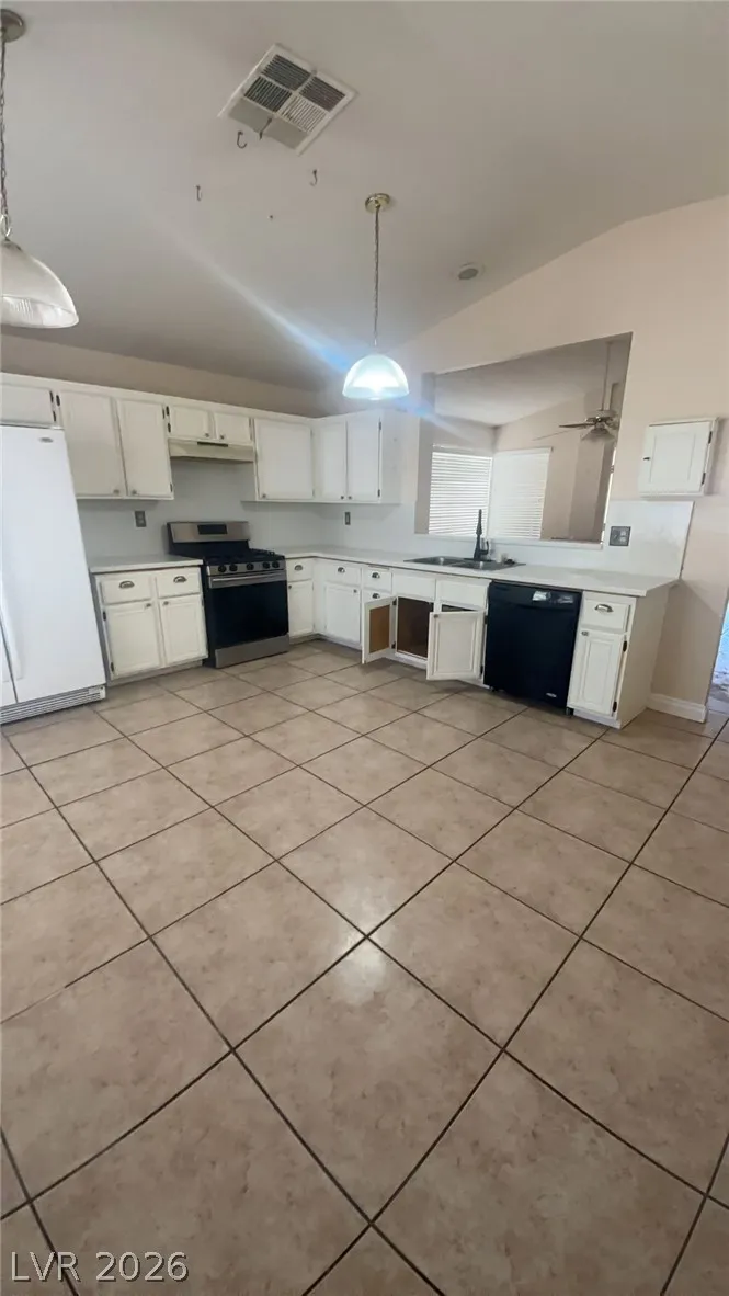 9824 Cross Creek Way Las Vegas, NV 89117