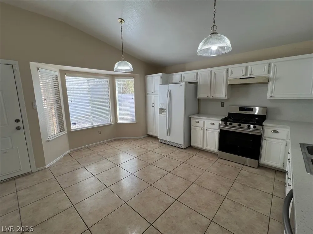9824 Cross Creek Way Las Vegas, NV 89117