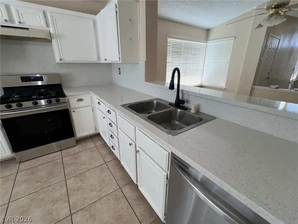 9824 Cross Creek Way Las Vegas, NV 89117