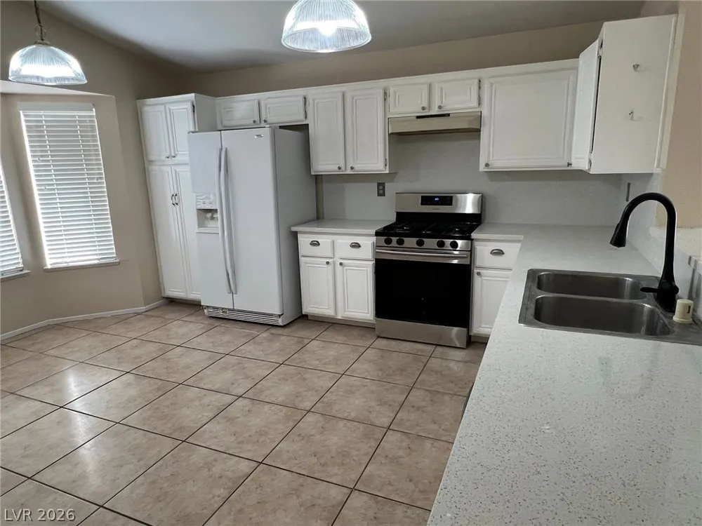 9824 Cross Creek Way Las Vegas, NV 89117