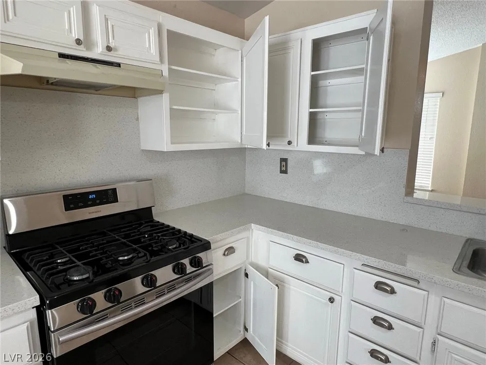 9824 Cross Creek Way Las Vegas, NV 89117