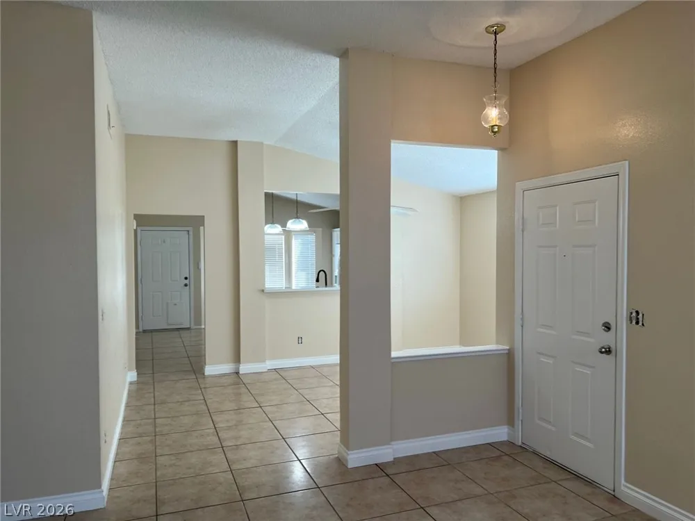 9824 Cross Creek Way Las Vegas, NV 89117