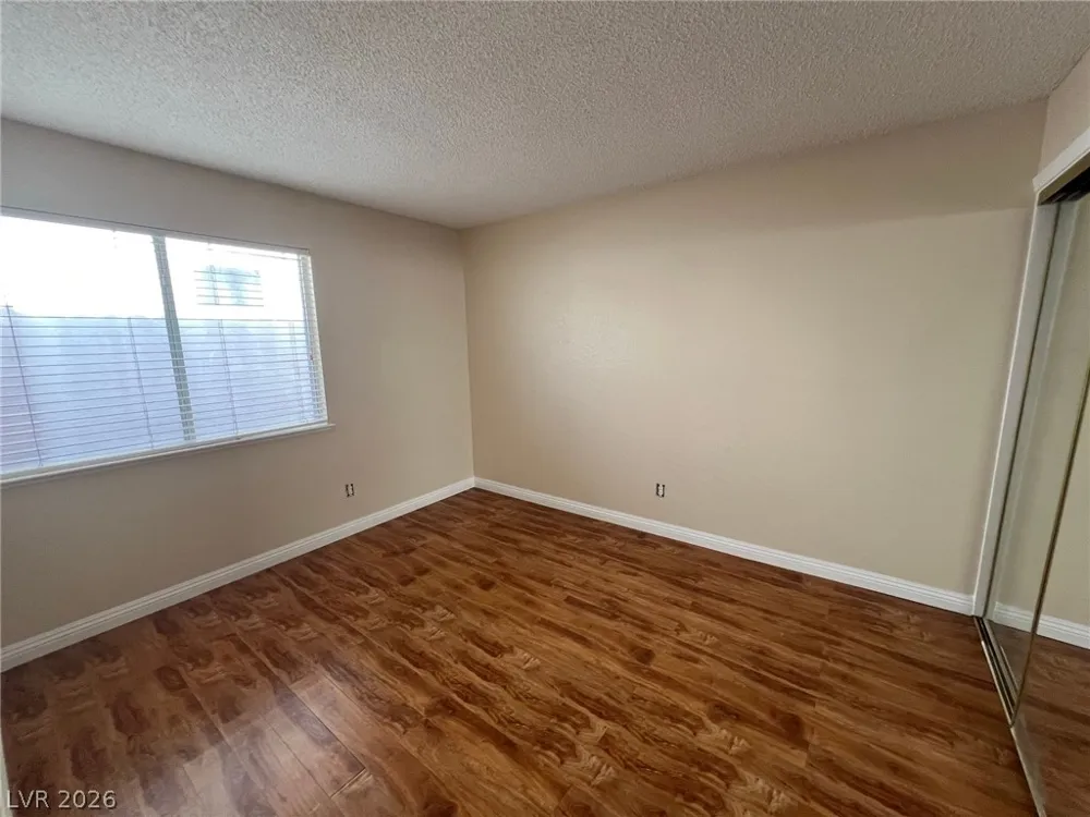9824 Cross Creek Way Las Vegas, NV 89117