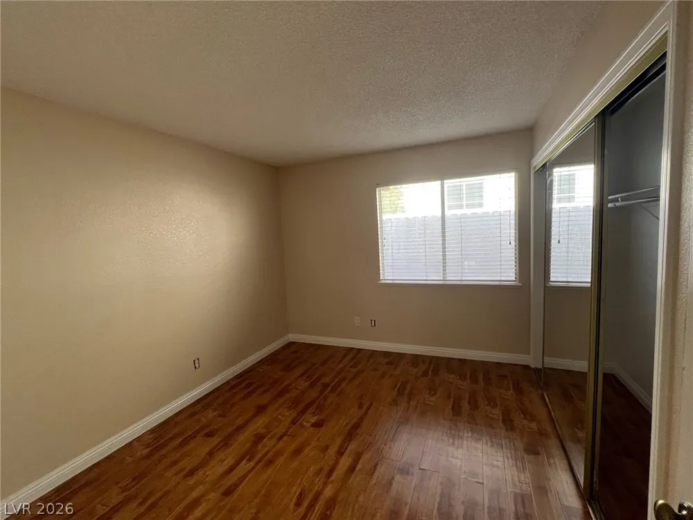 9824 Cross Creek Way Las Vegas, NV 89117