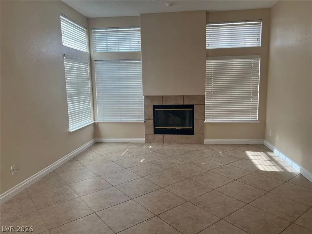 9824 Cross Creek Way Las Vegas, NV 89117
