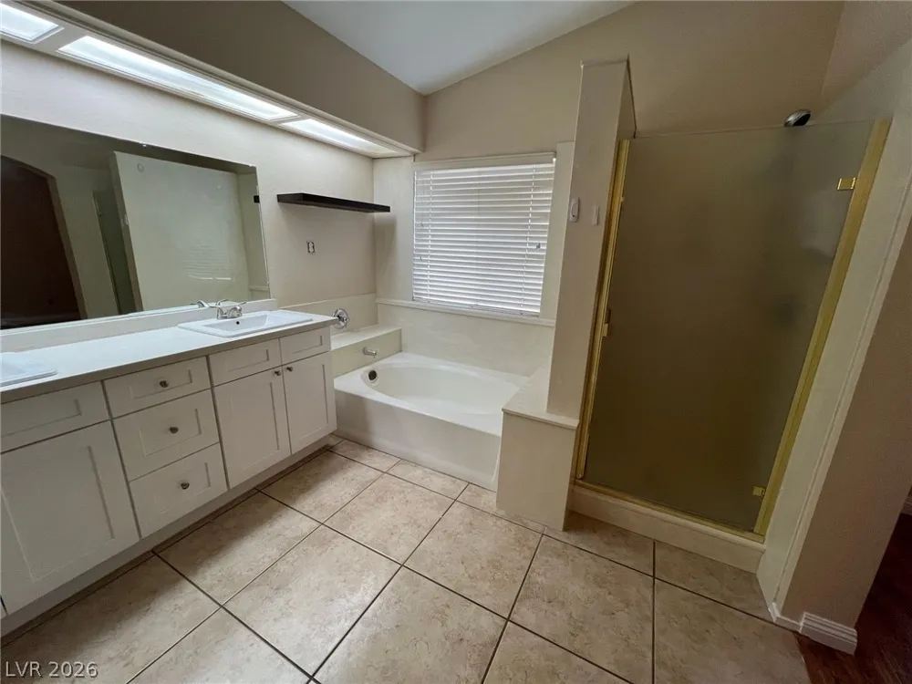 9824 Cross Creek Way Las Vegas, NV 89117