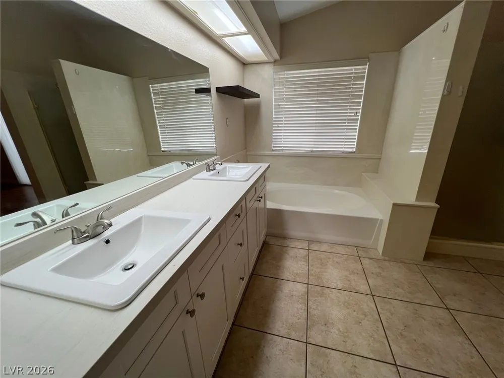 9824 Cross Creek Way Las Vegas, NV 89117
