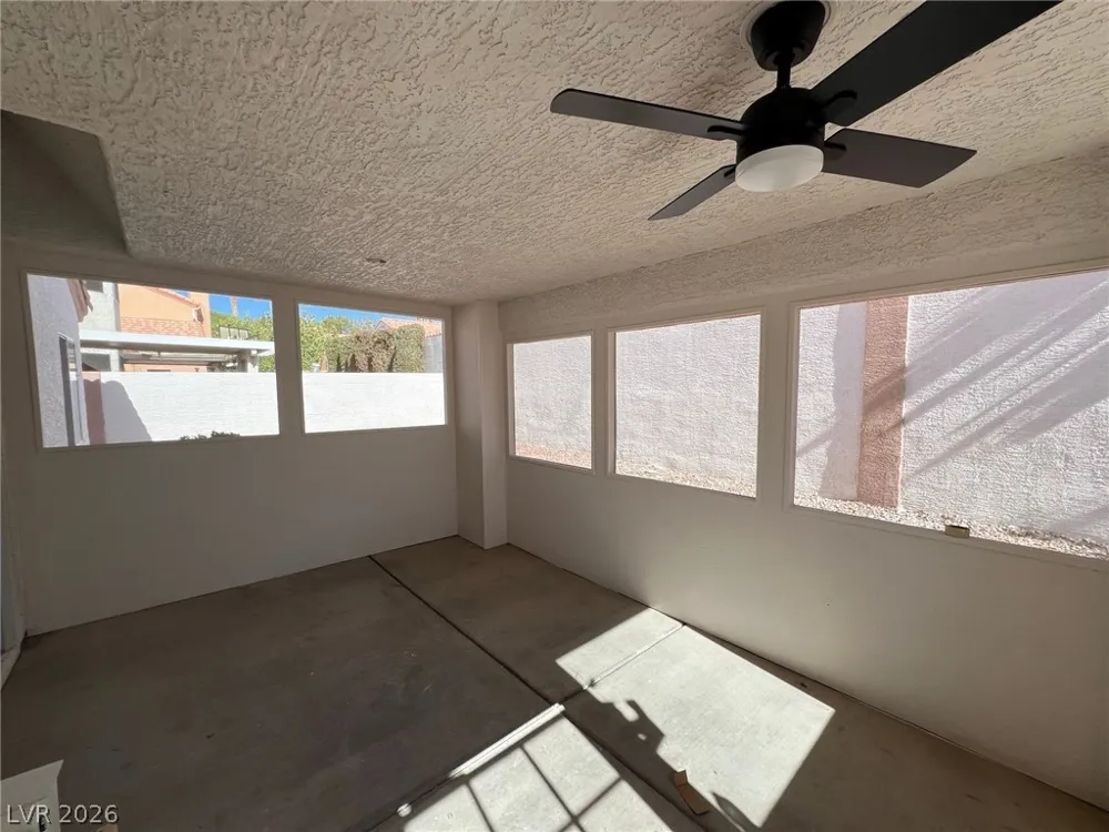 9824 Cross Creek Way Las Vegas, NV 89117