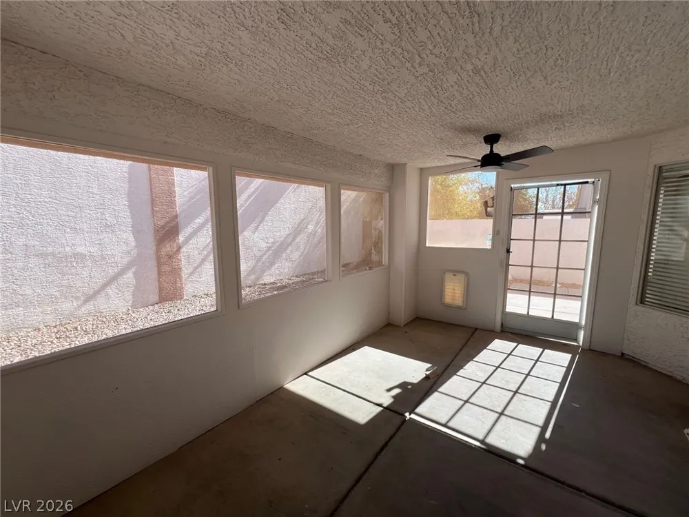 9824 Cross Creek Way Las Vegas, NV 89117