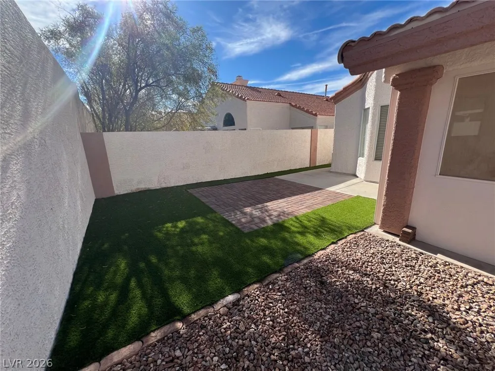 9824 Cross Creek Way Las Vegas, NV 89117