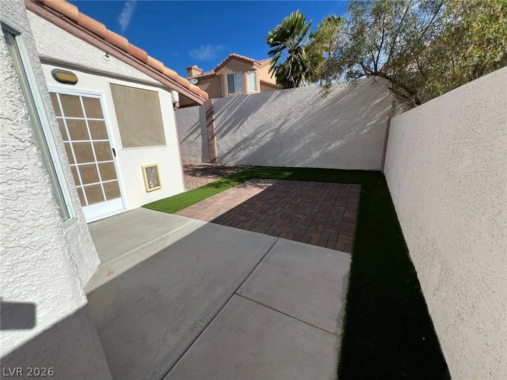 9824 Cross Creek Way Las Vegas, NV 89117