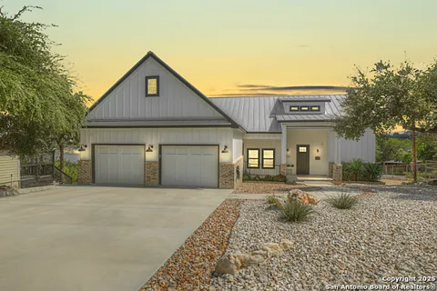 1799 W Lakeside