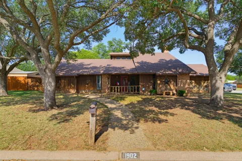 1902 Green Ridge Court