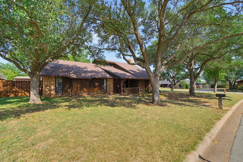 1902 Green Ridge Court Abilene, TX 79602
