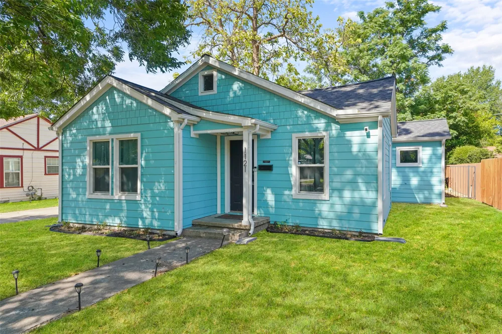 1121 Hudgins Avenue Fort Worth, TX 76111
