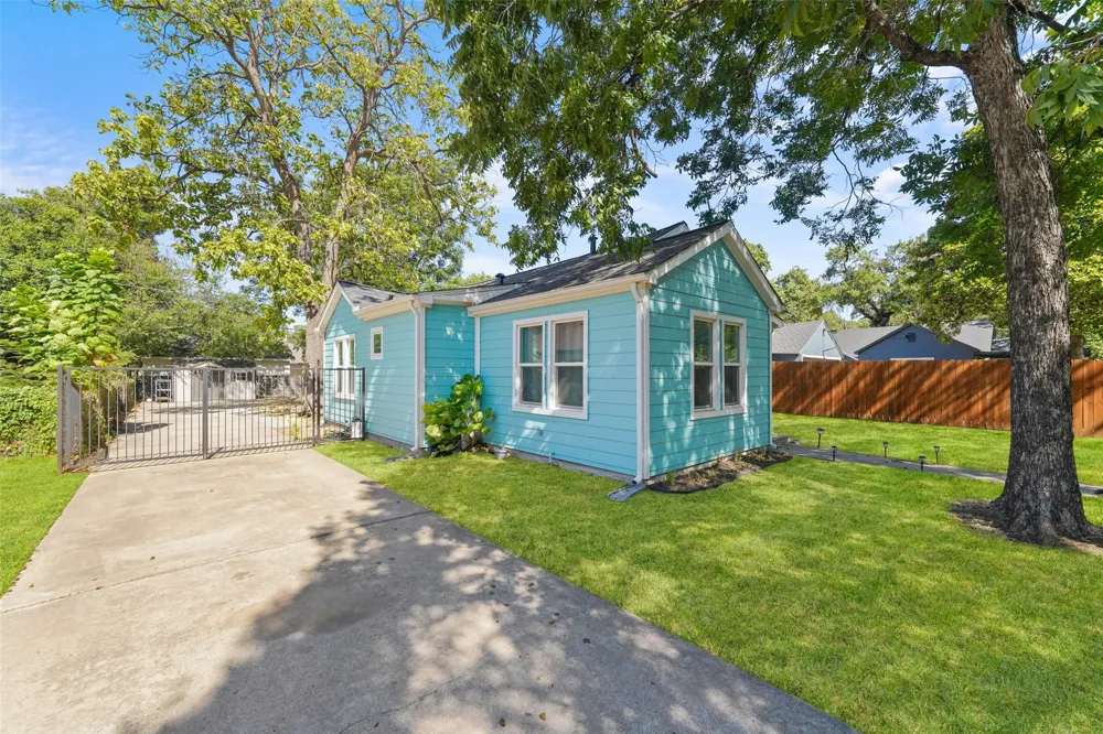 1121 Hudgins Avenue Fort Worth, TX 76111