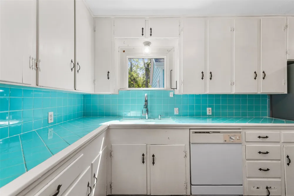 1121 Hudgins Avenue Fort Worth, TX 76111