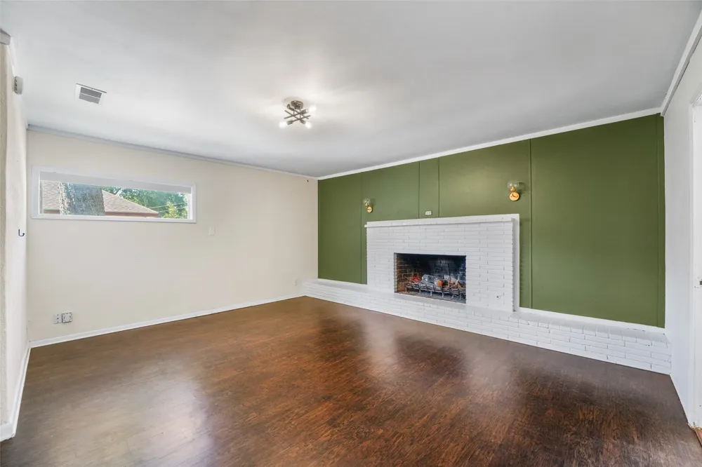 1121 Hudgins Avenue Fort Worth, TX 76111