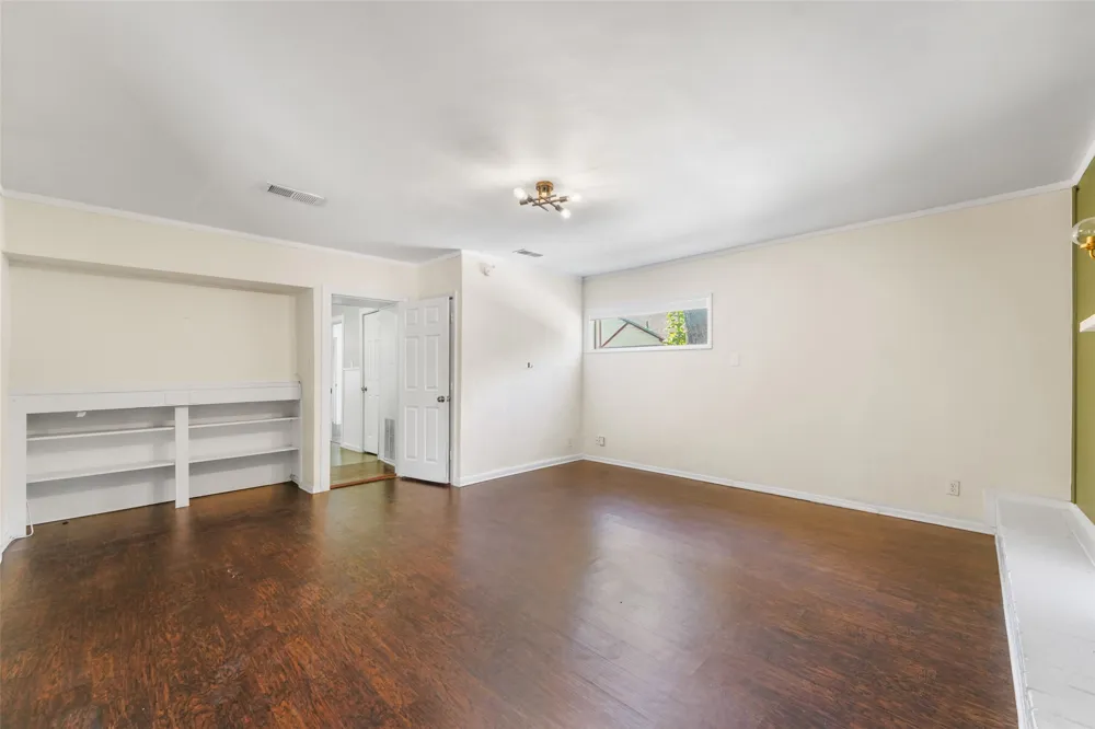 1121 Hudgins Avenue Fort Worth, TX 76111