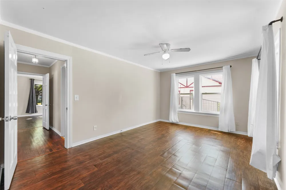 1121 Hudgins Avenue Fort Worth, TX 76111