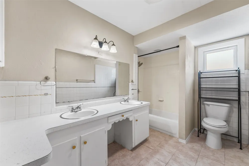 1121 Hudgins Avenue Fort Worth, TX 76111