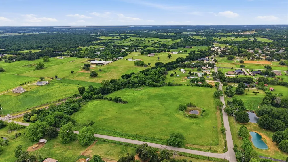 2 Lovell Road Aubrey, TX 76227
