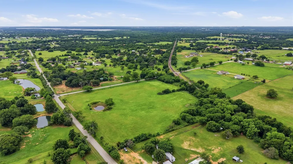 2 Lovell Road Aubrey, TX 76227