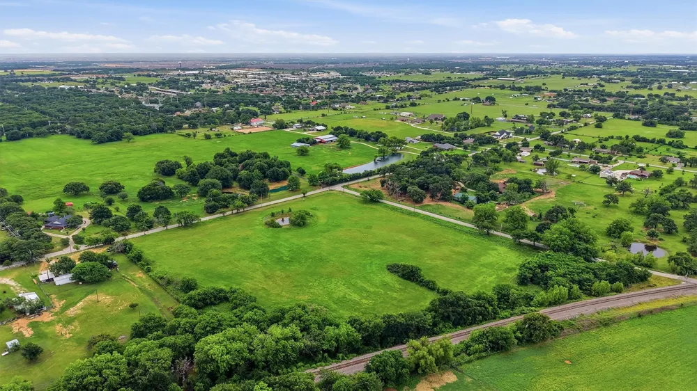2 Lovell Road Aubrey, TX 76227