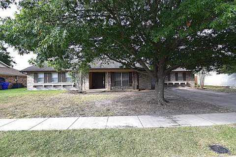 719 Bowie Street