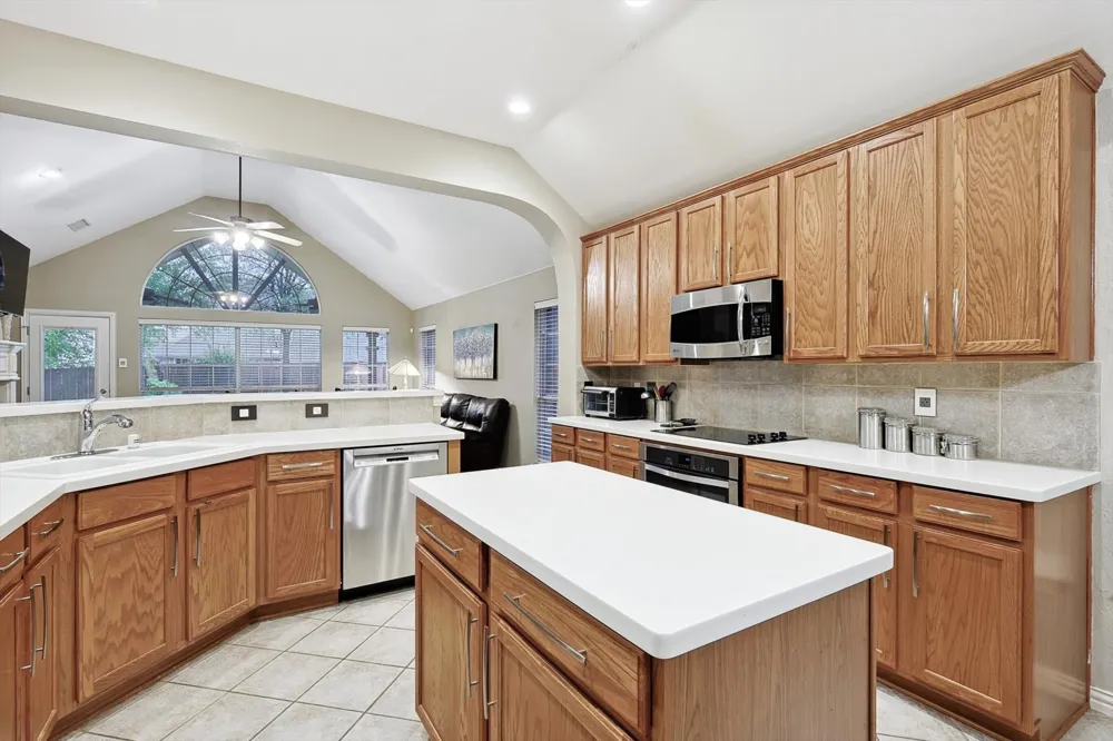 1000 Noble Avenue Lantana, TX 76226