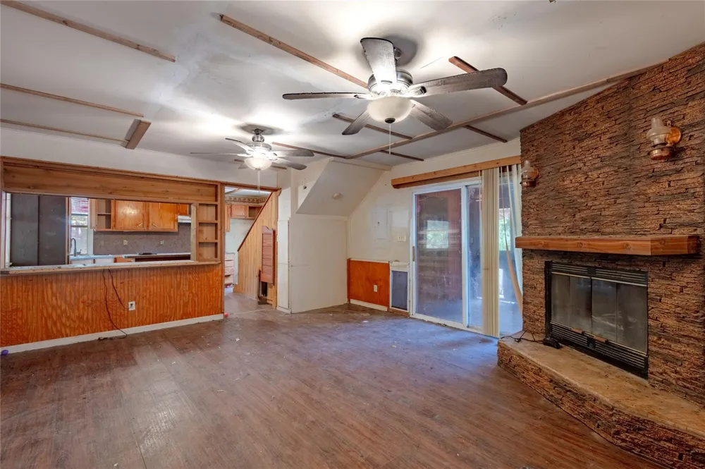8 Creek Road Huntsville, TX 77320