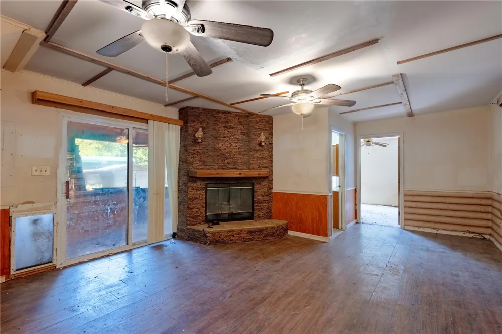 8 Creek Road Huntsville, TX 77320