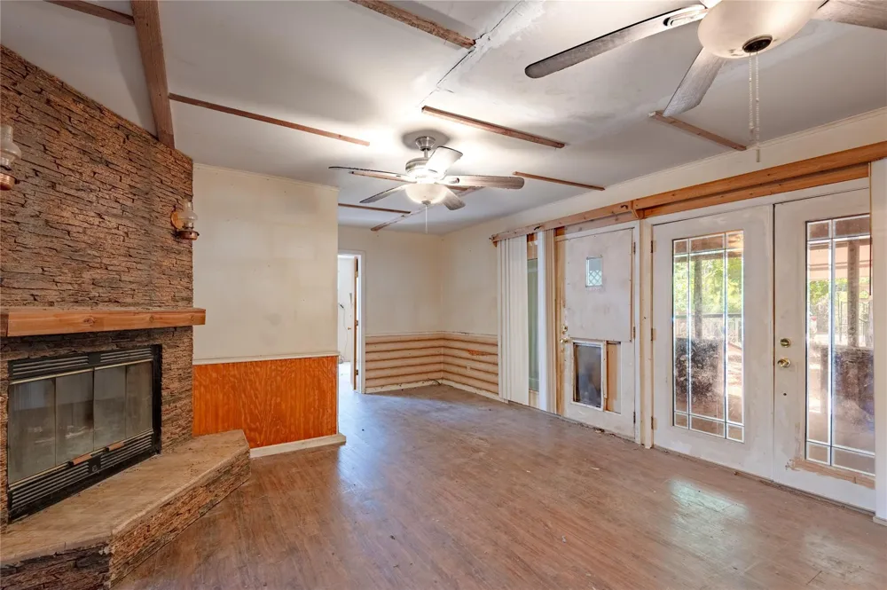 8 Creek Road Huntsville, TX 77320