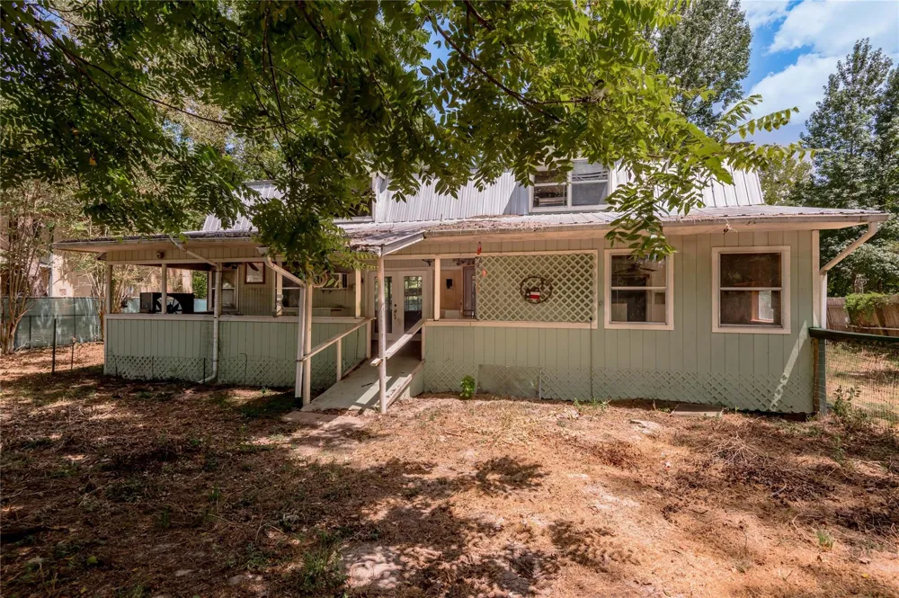 8 Creek Road Huntsville, TX 77320