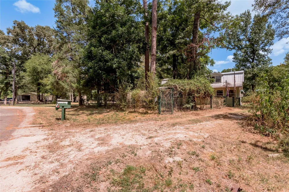 8 Creek Road Huntsville, TX 77320