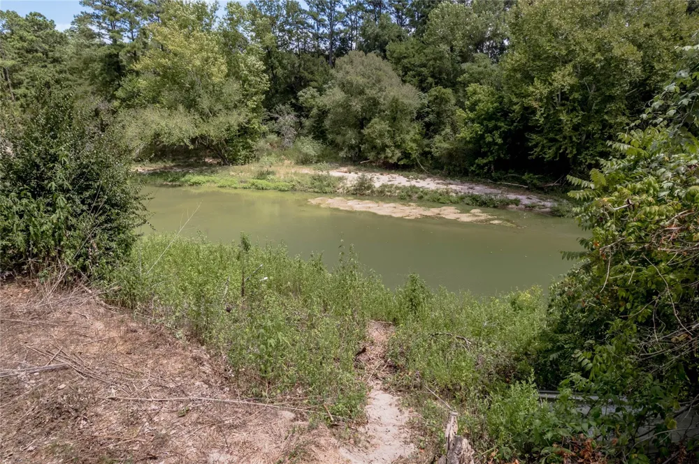 8 Creek Road Huntsville, TX 77320