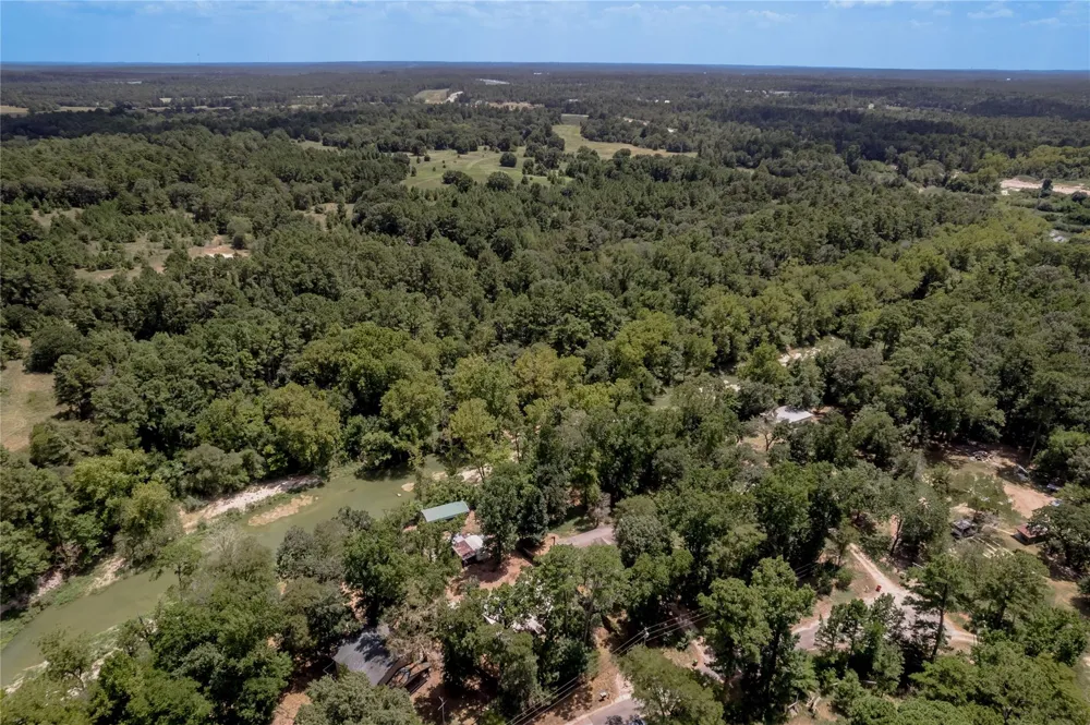 8 Creek Road Huntsville, TX 77320