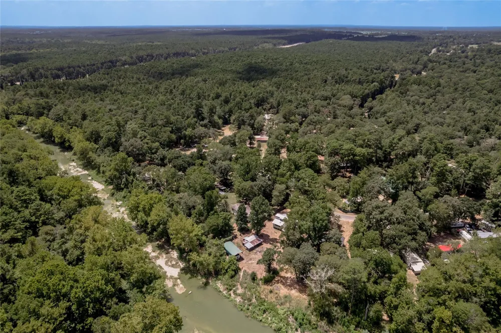 8 Creek Road Huntsville, TX 77320
