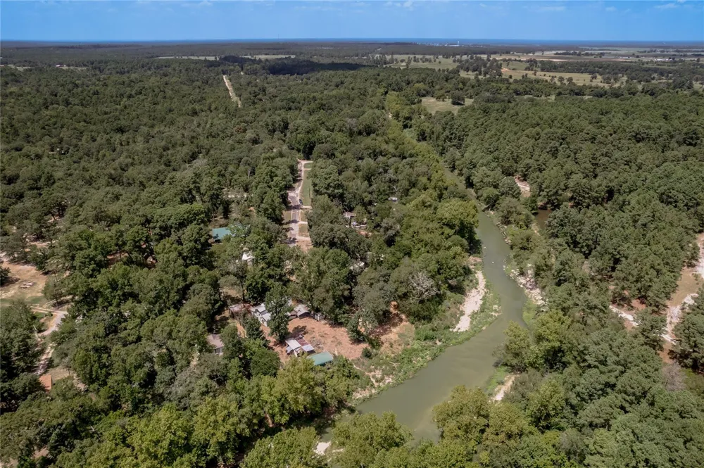 8 Creek Road Huntsville, TX 77320
