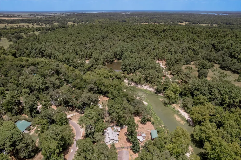8 Creek Road Huntsville, TX 77320