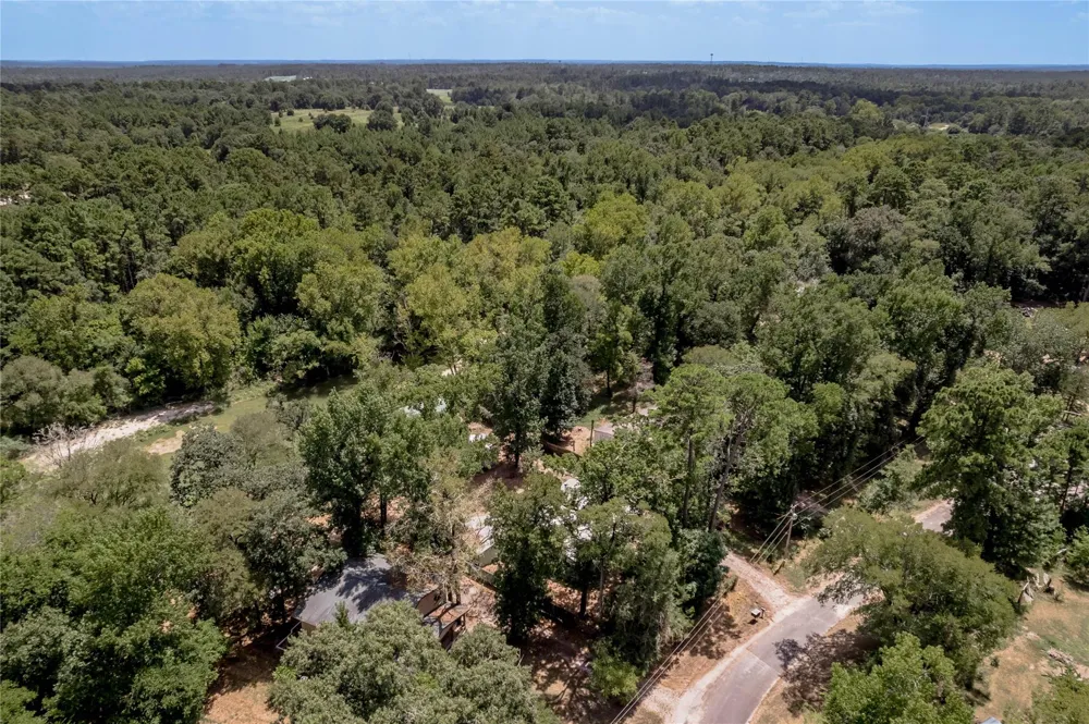 8 Creek Road Huntsville, TX 77320