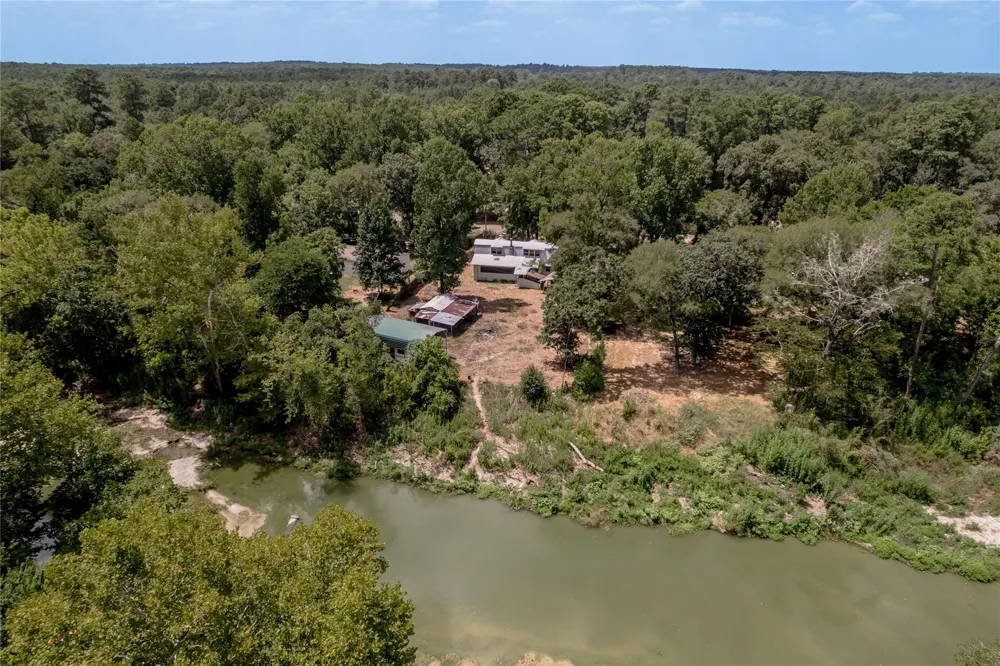 8 Creek Road Huntsville, TX 77320