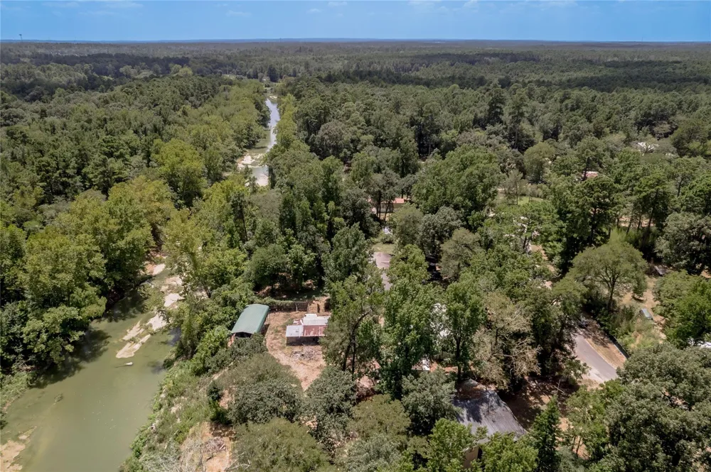 8 Creek Road Huntsville, TX 77320