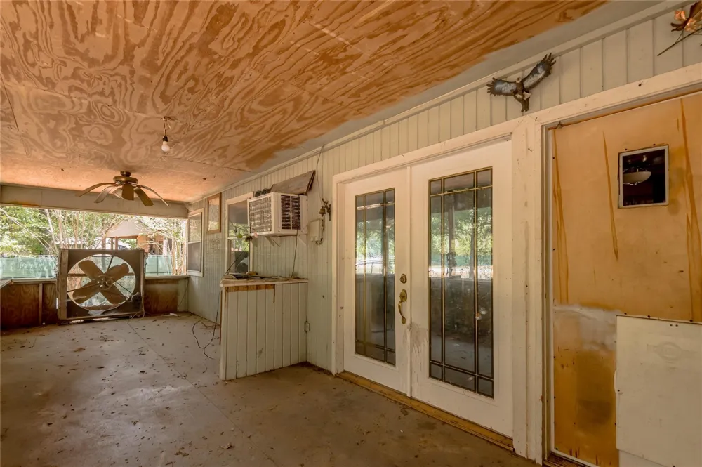 8 Creek Road Huntsville, TX 77320