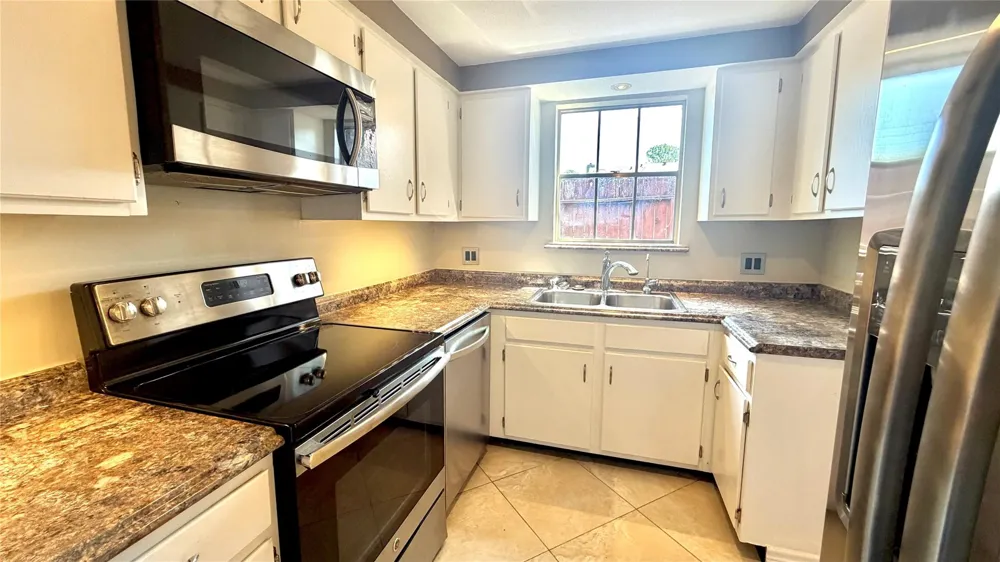 11710 Southlake Drive #16 Houston, TX 77077
