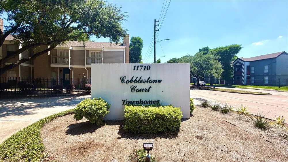 11710 Southlake Drive #16 Houston, TX 77077