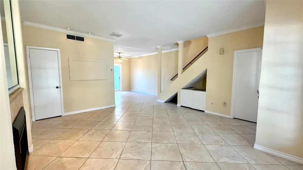 11710 Southlake Drive #16 Houston, TX 77077