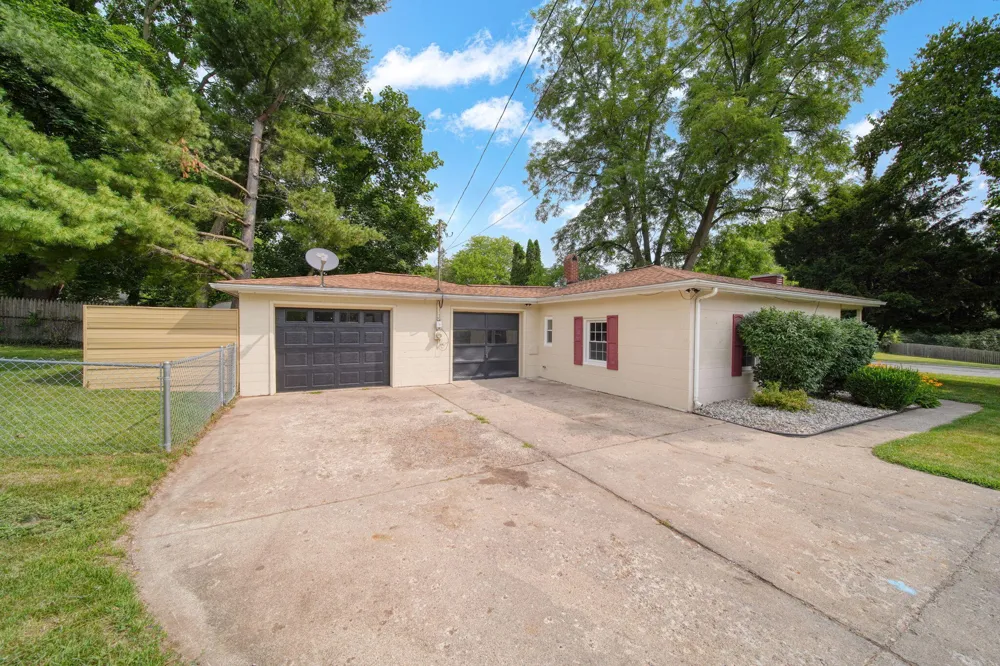 404 Heyser Street Jackson, MI 49203