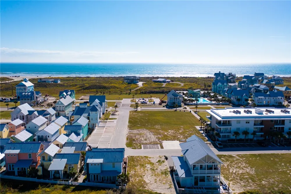 607 Center Square W Port Aransas, TX 78373