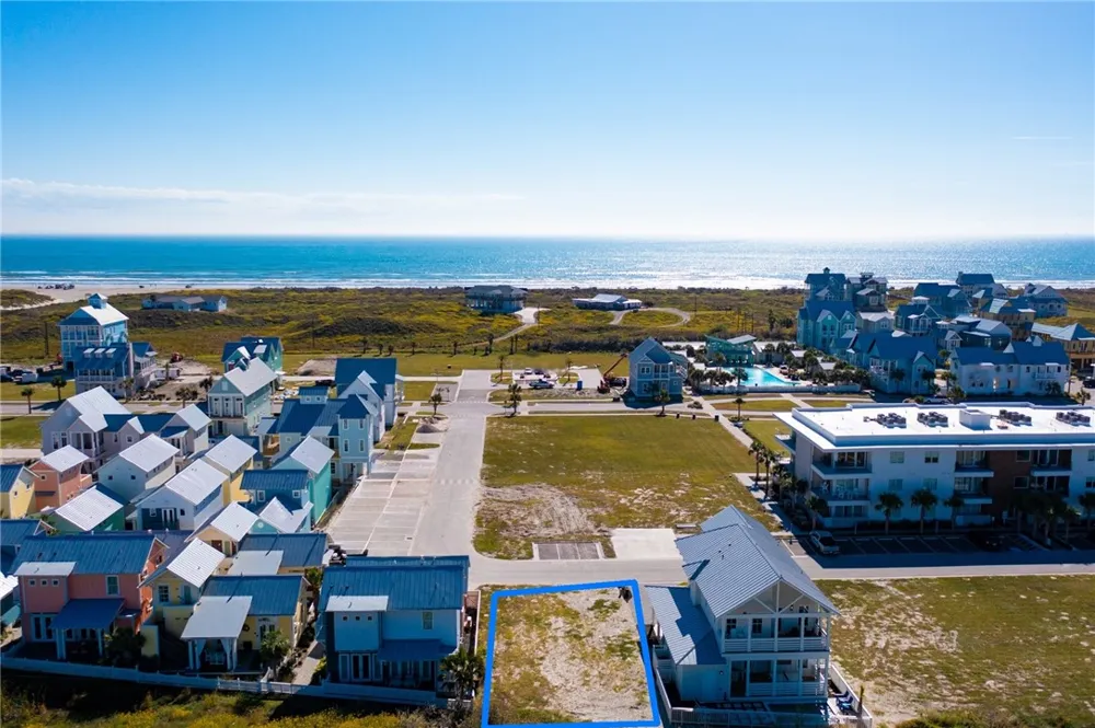 607 Center Square W Port Aransas, TX 78373